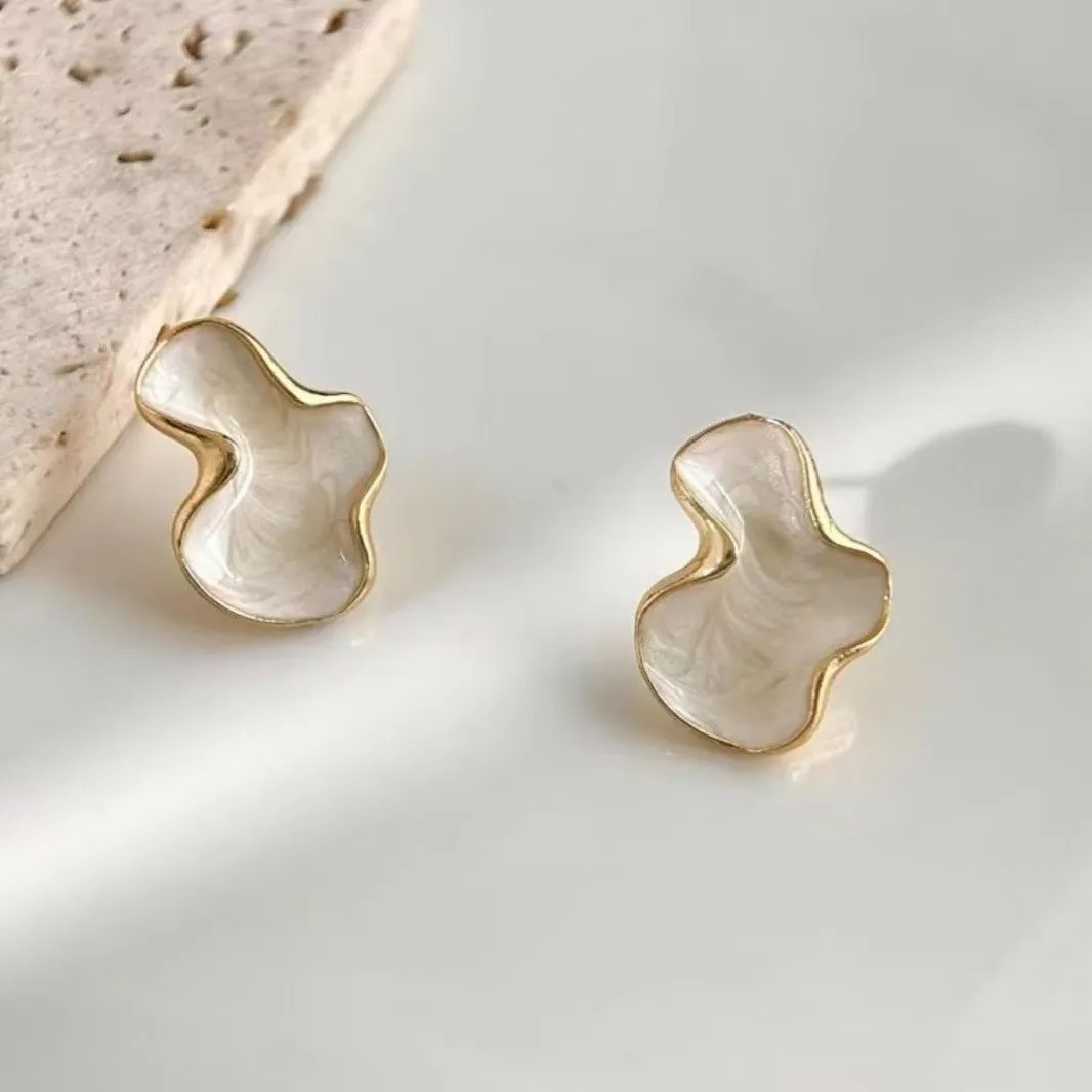 Artistic Abstract White Black Color Cloud Irregular Earring Women Temperament