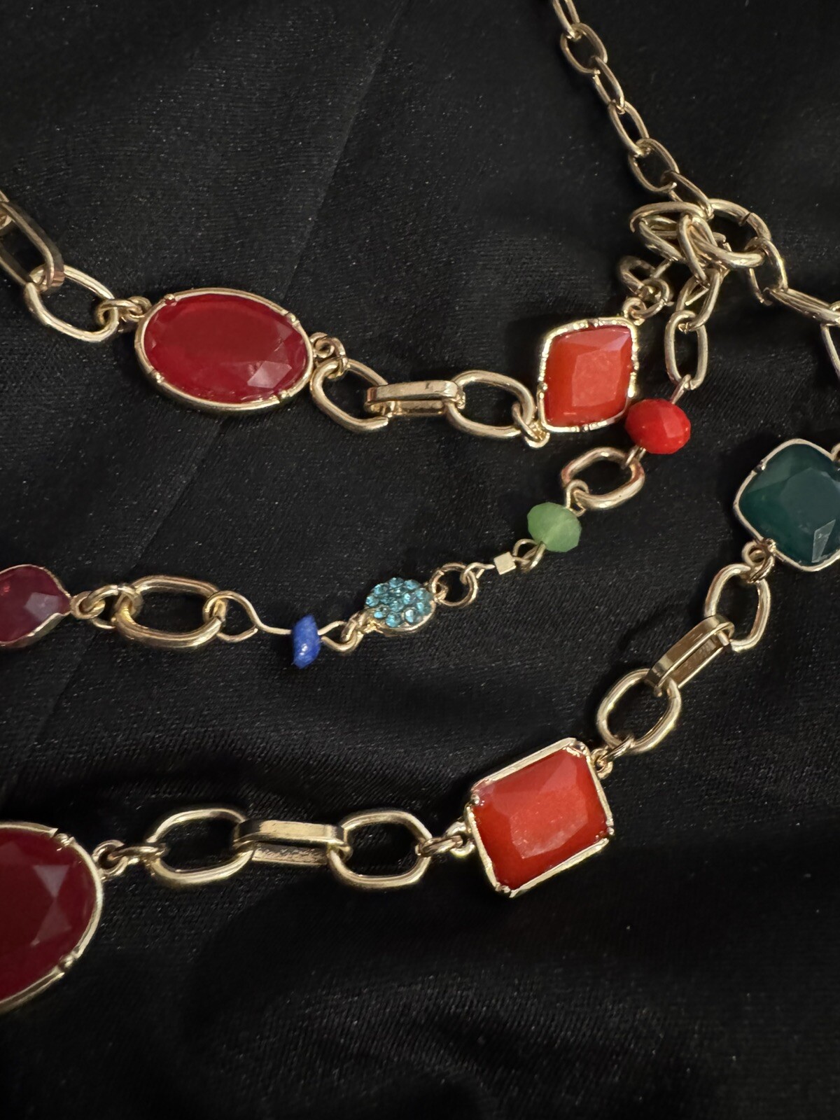 3 STRAND GOLD TONE STATEMENT NECKLACE BLING HOLIDAY CHRISTMAS RED GREEN BLUE