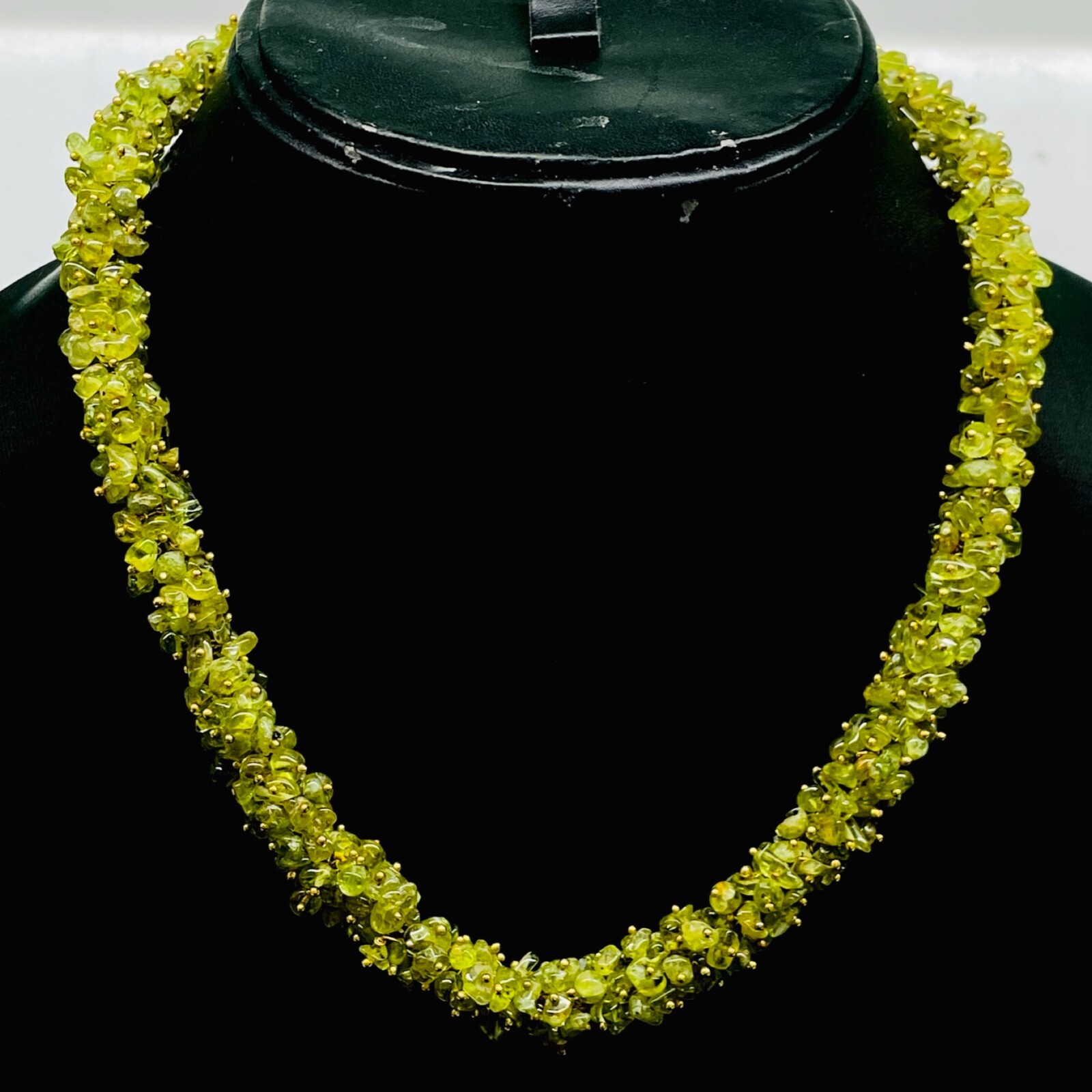 18″ Single Strand Natural Peridot Necklace Sparkling Untreated Rough Chips Beads