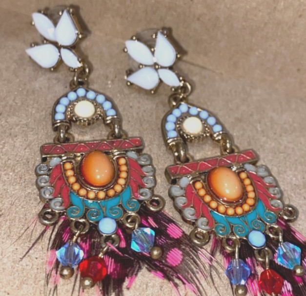 Multicolor Boho Chic Dangle Earrings with Feather Accents
