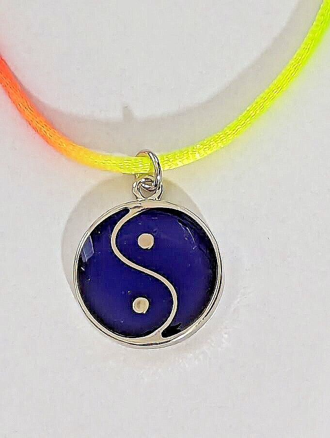 NEW Rainbow Ying Yang Mood Necklace Color Change Pendant Liquid Crystal Thermo