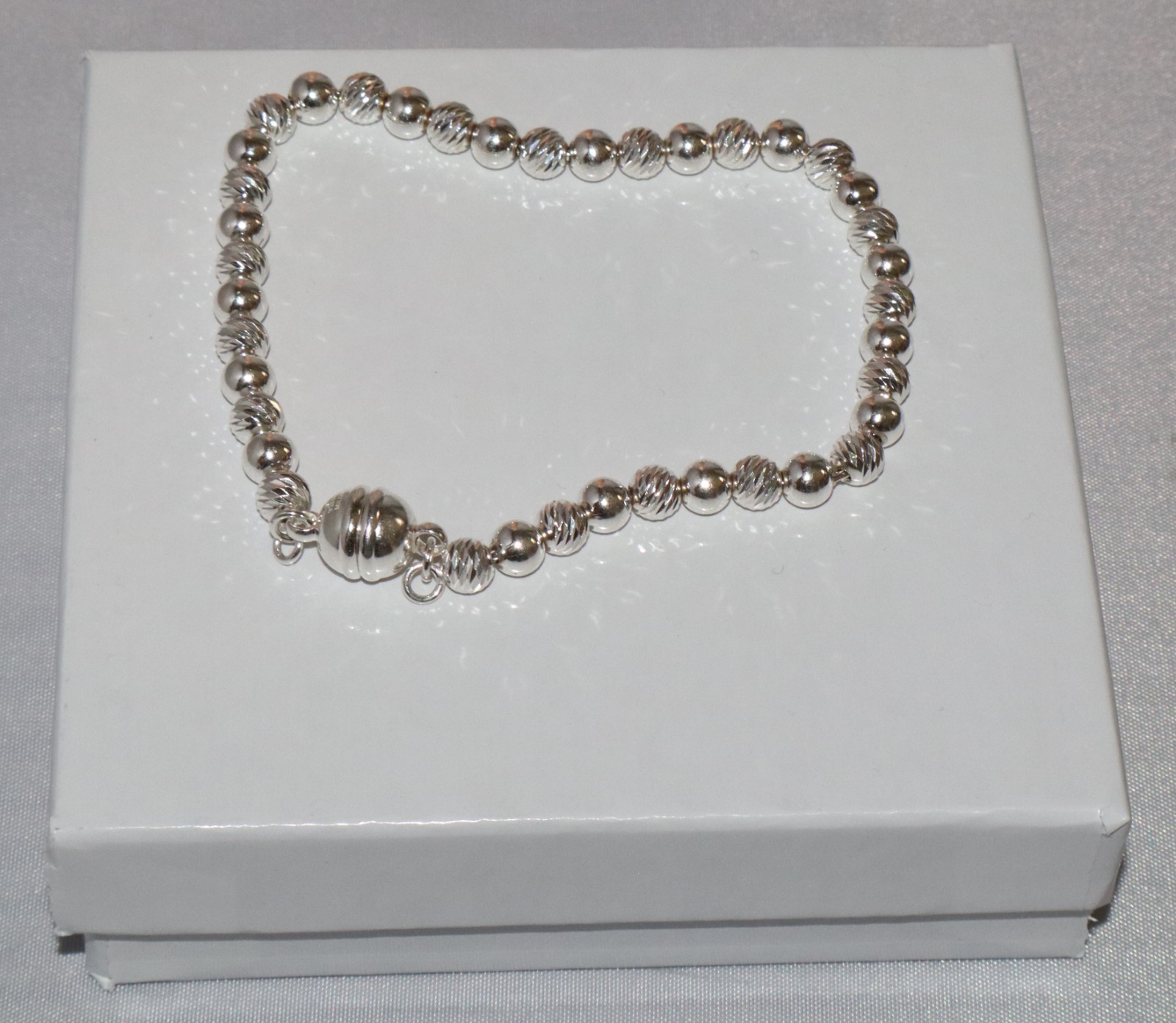 Milor Sterling Silver Textured Bead 8 inch Magnetic Clasp Bracelet