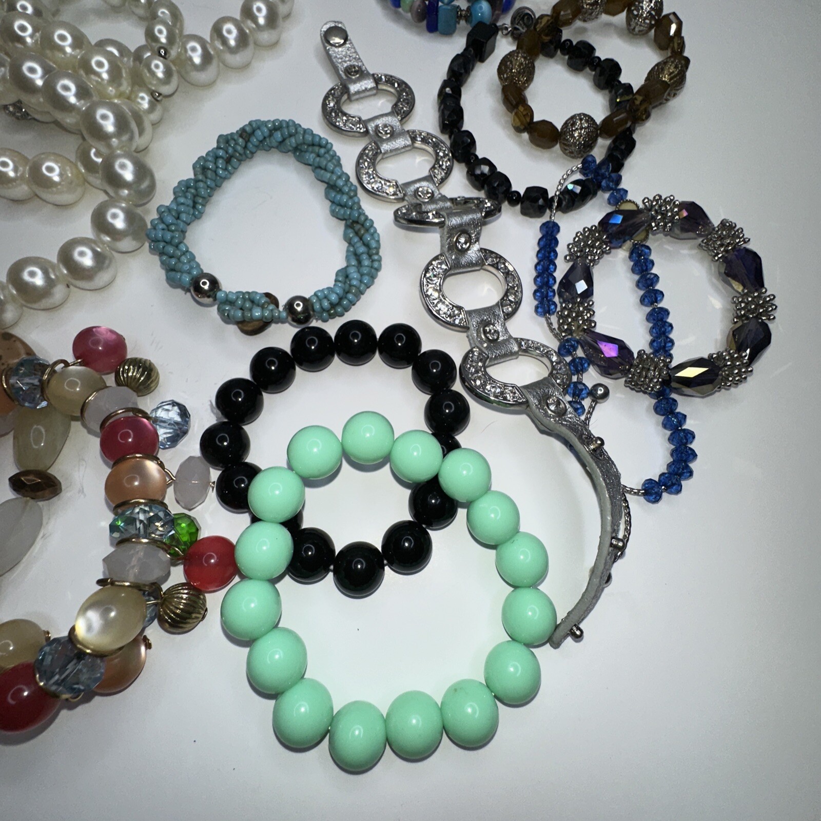 HUGE LOT Beaded Bracelets Links Strand Stretch Multi Color Gold Silver Mixed 21
