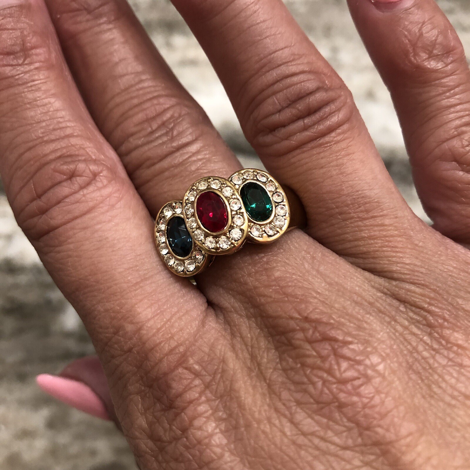 Vtg Gold Tone Oval Red, Green, Blue, & Clear Pave Rhinestones Ring