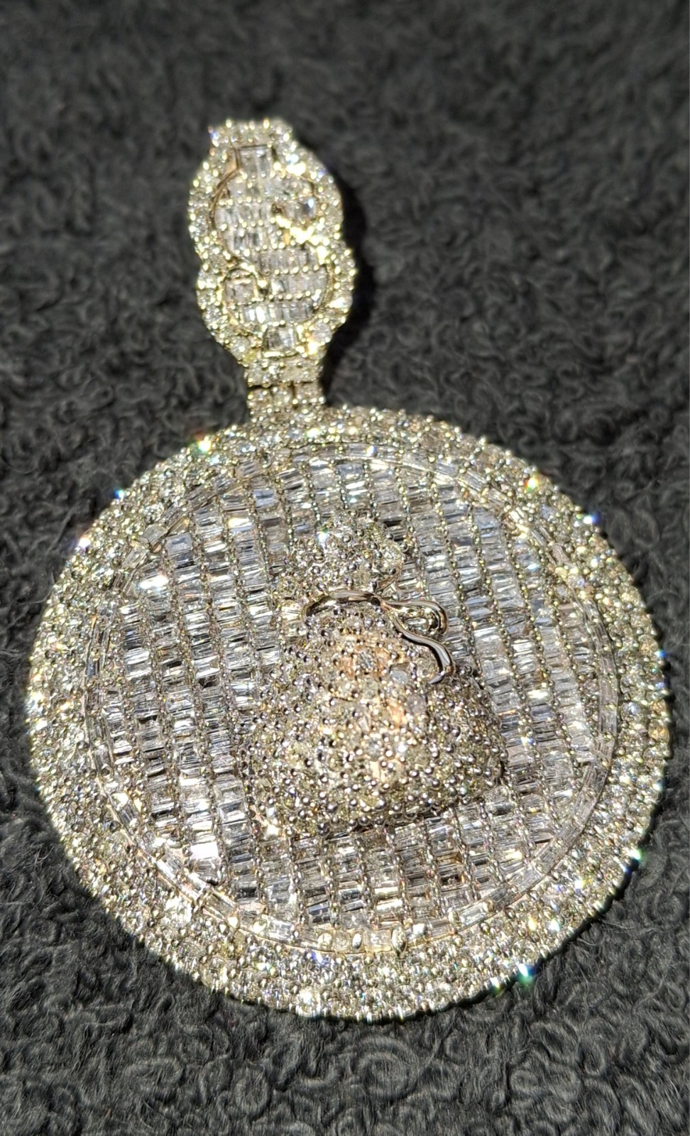 10k Gold Mens Baguette Diamond Money Bag Circle Pendant 5 Cttw