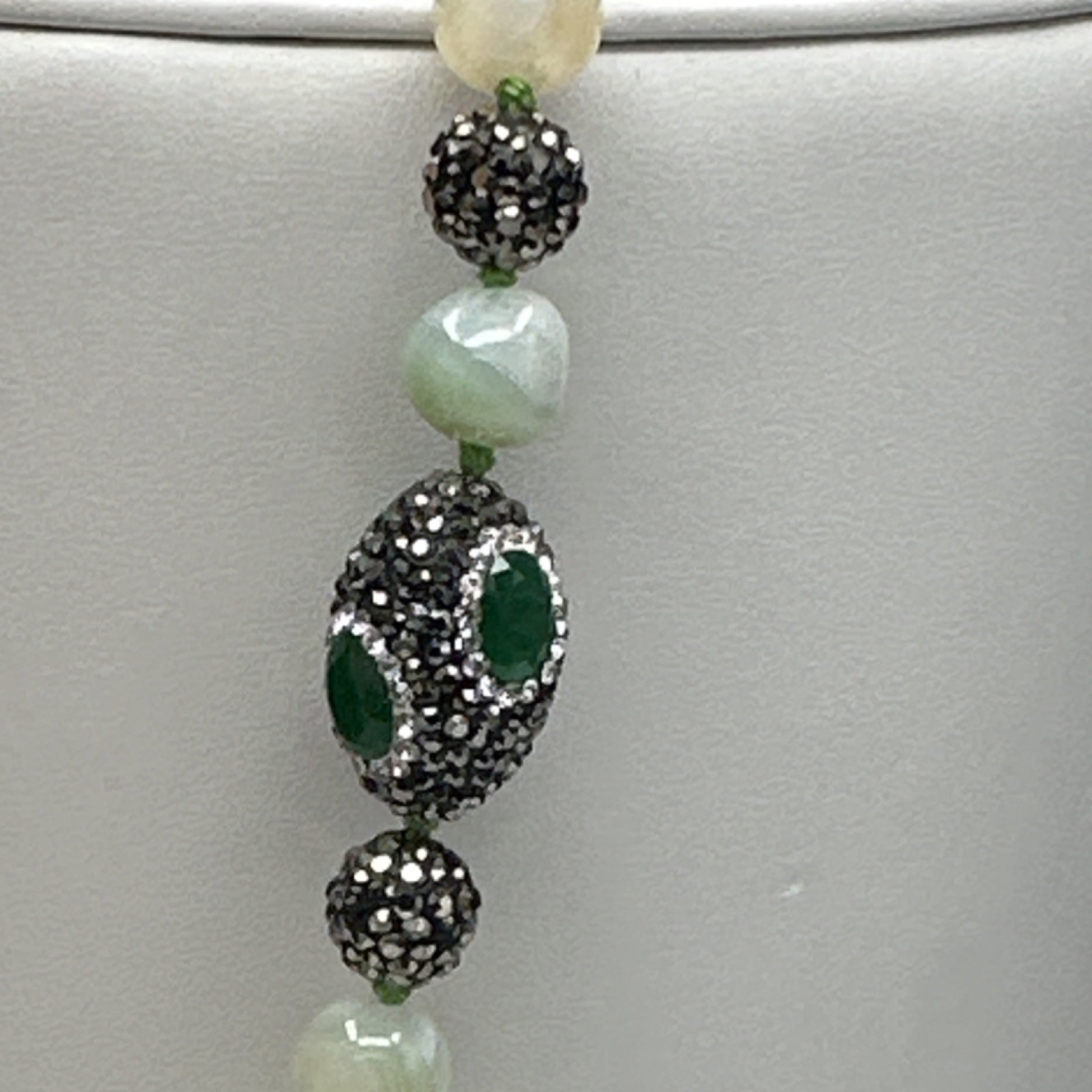 Green Agate Teardrop Pendant Beaded Necklace with Pearl Accents