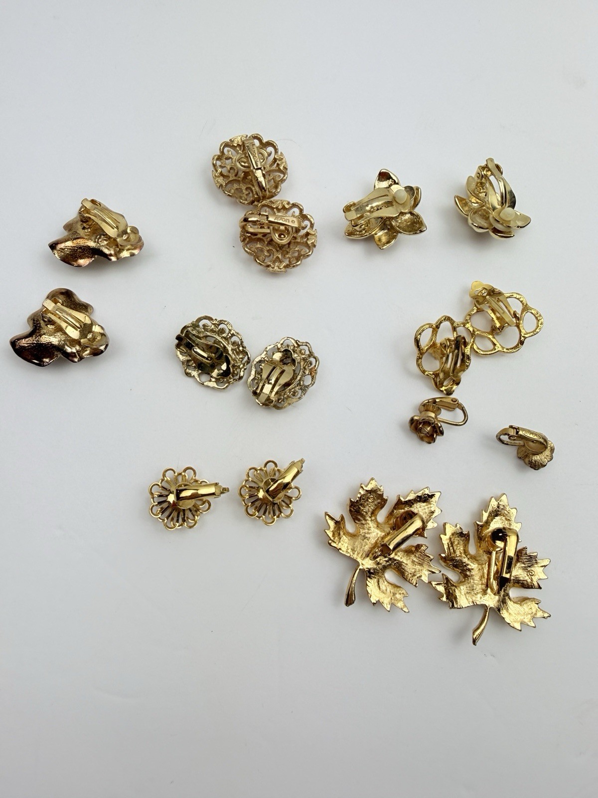 Vintage Estate All Gold Tone Clip On Earrings Lot 8 Pair Flower Leaf Some Avon