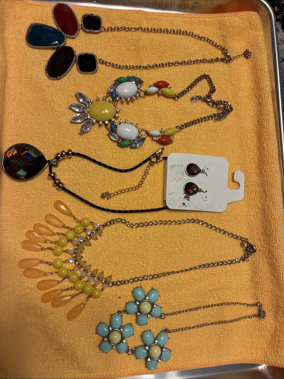 Fashion necklaces. 5 Piece Lot of Colored & Clear Gold Tone Fashion Necklaces