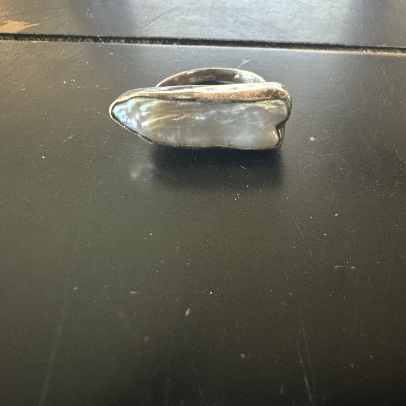 Silver Tone Metal Band Ring Size 7 with Iridescent Shell/Stone Inlay