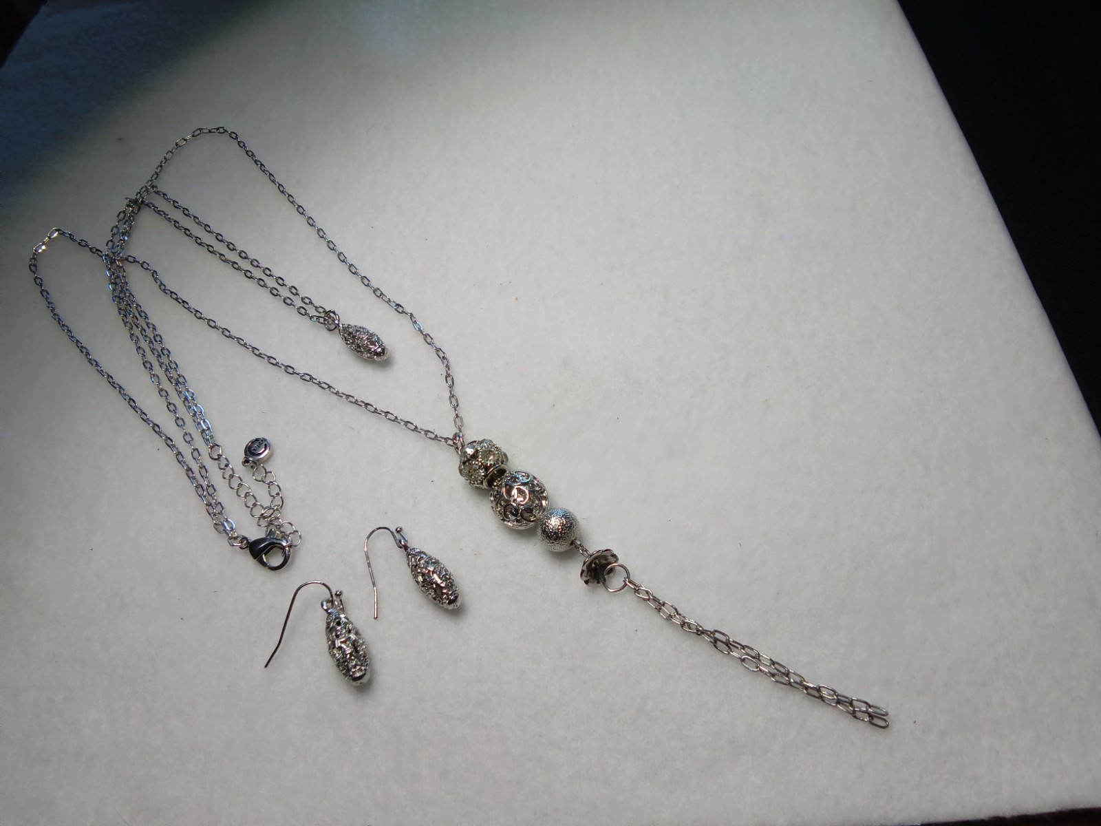 C 1946 Branded Lariat Style Silver Tone Filigree Beads Necklace & Earrings
