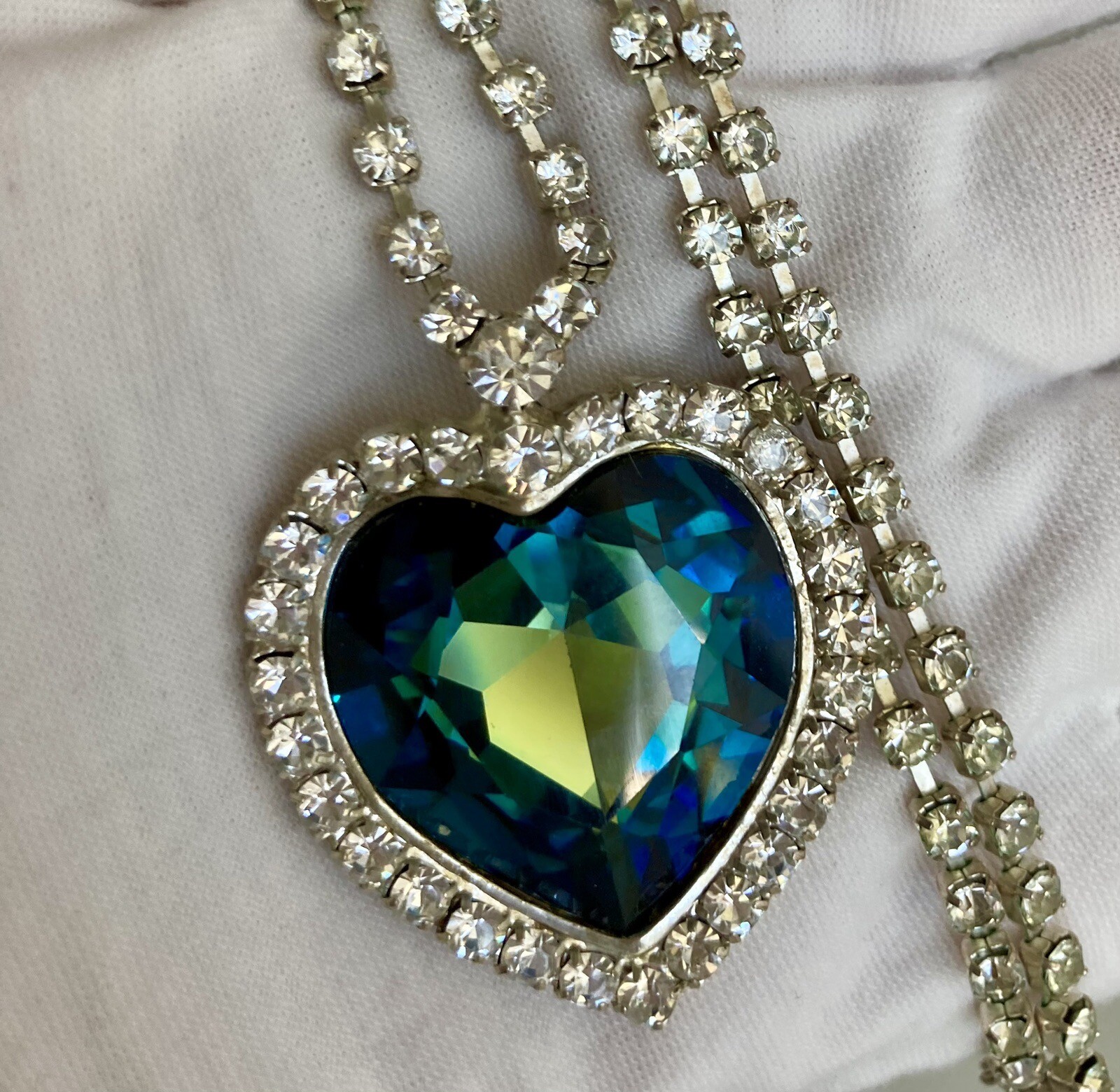 Blue Crystal Large Heart Silver Tone Pendant 16” Ladies Necklace 30g Titanic