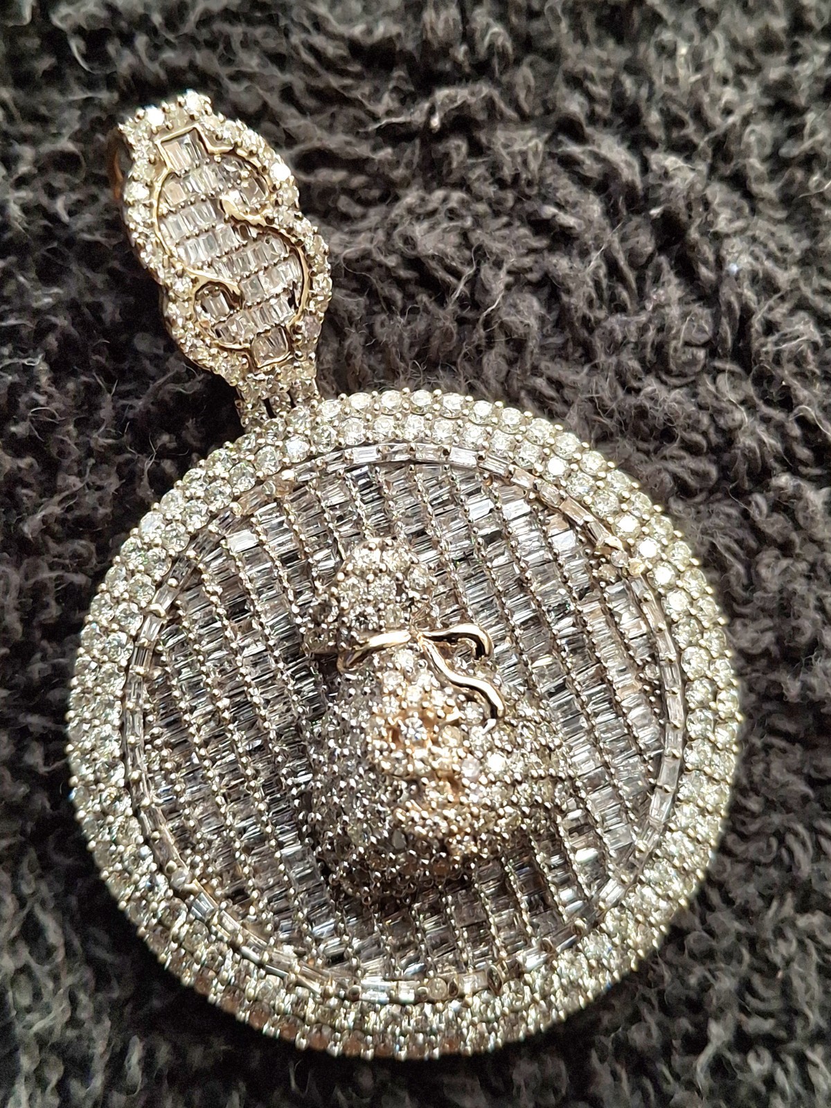 10k Gold Mens Baguette Diamond Money Bag Circle Pendant 5 Cttw