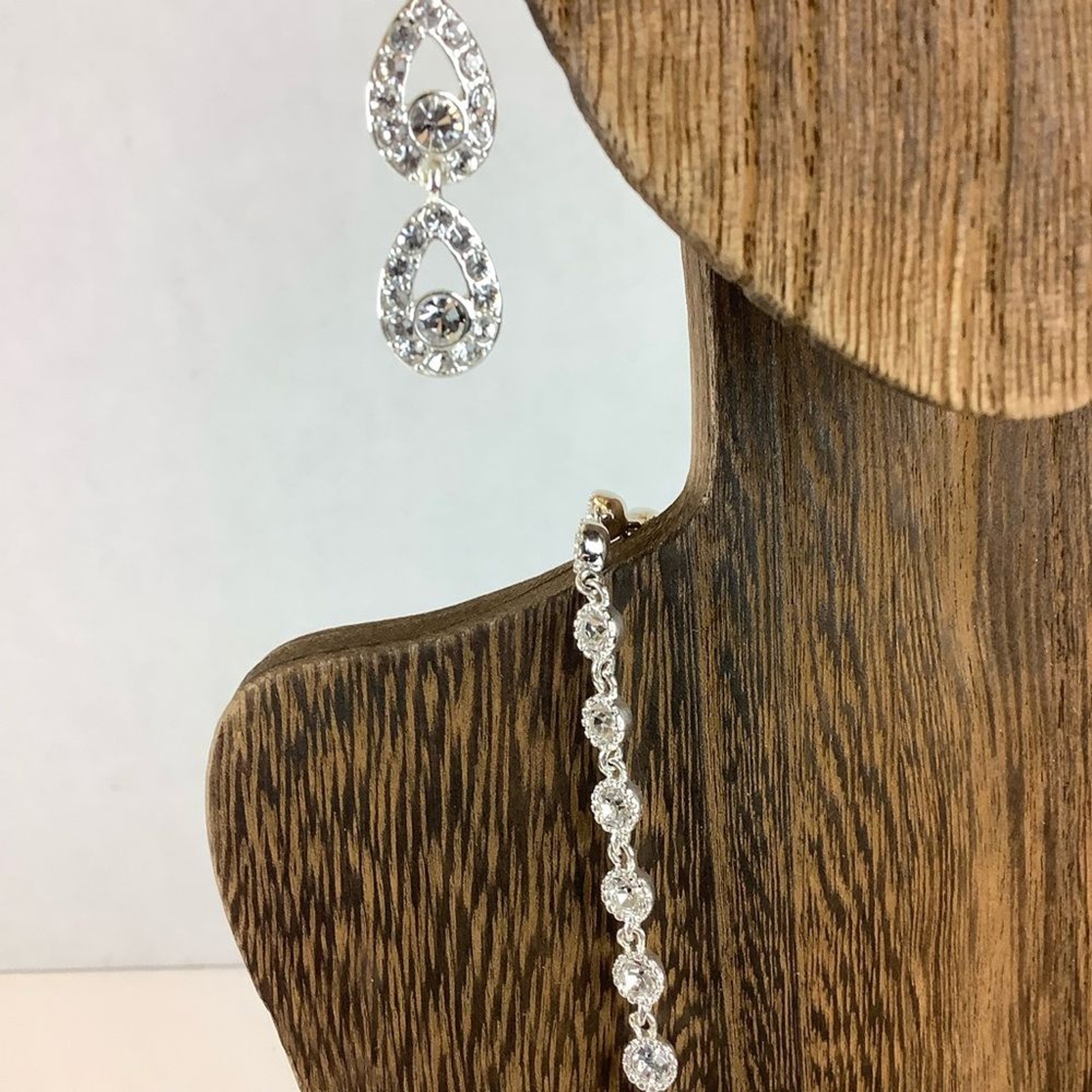 Glam Choker and Dangle Earrings Set Faceted Glass Beads in Silver Tone Setting
