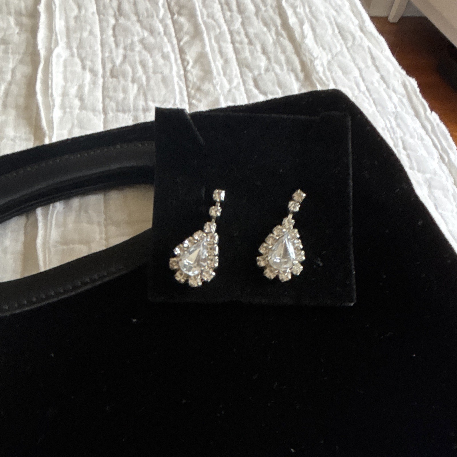Silver Tone Clear Crystal Rhinestone Teardrop Dangle/Drop Earrings for Lobe