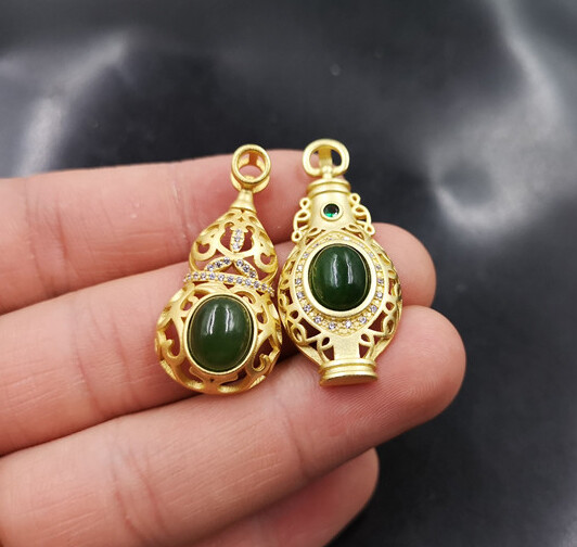 Genuine Green Jade Jasper Gold Plated Cubic Zirconia Gourd Vase Pendant Necklace