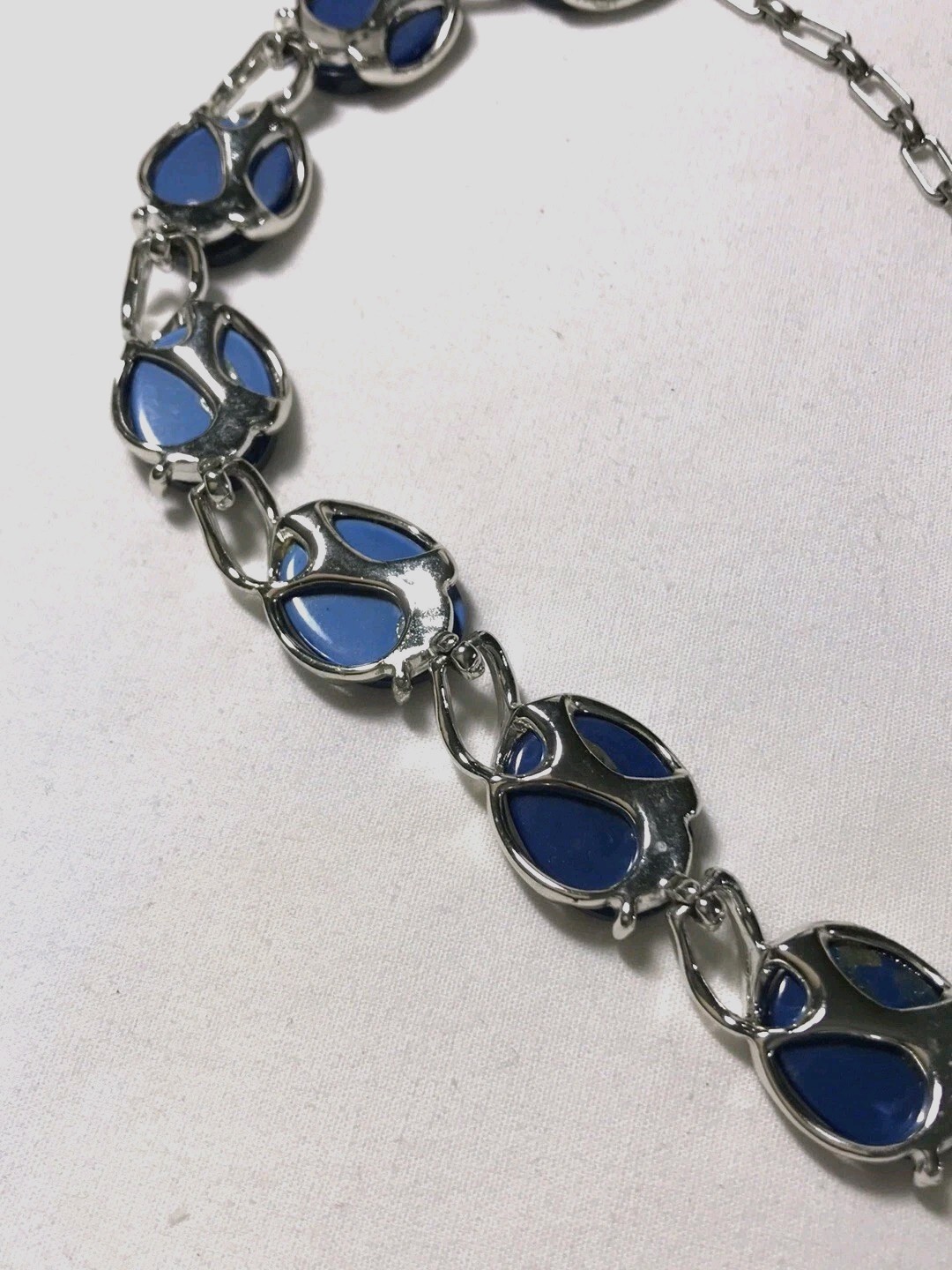 Shimmering Blue Stone necklace/ silver tone_ Very Good Used Condition