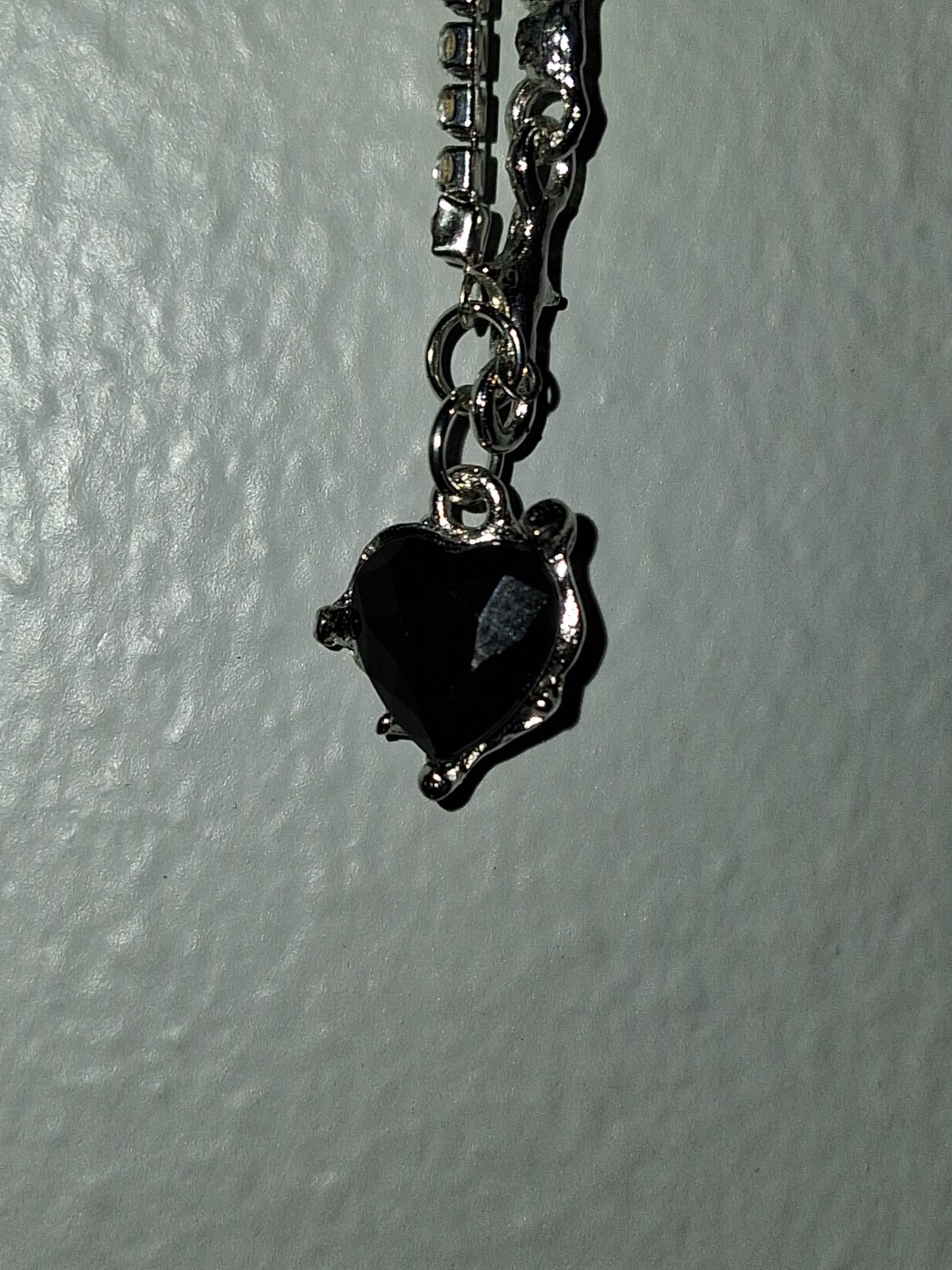 Silver Tone Box Chain Necklace Black Heart Charm Pendant Spring Ring Closure