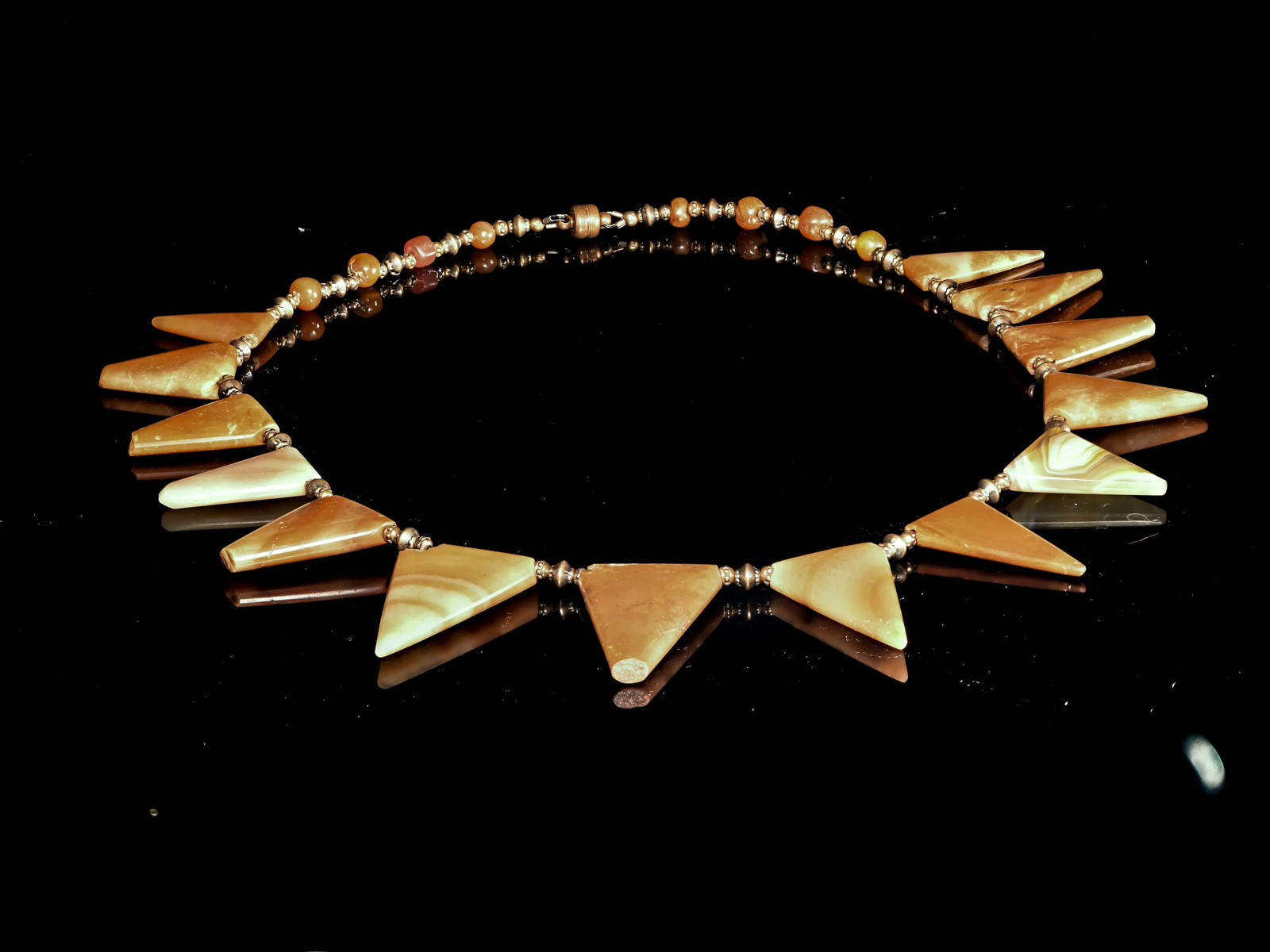 A Choker of Rare Ancient Triangular Red Agate Beads from West Africa 21_SLM1