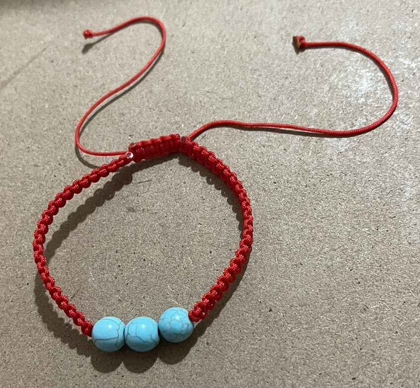 Pulsera Roja de proteccion con piedra Turquesa para maxima SUERTE general