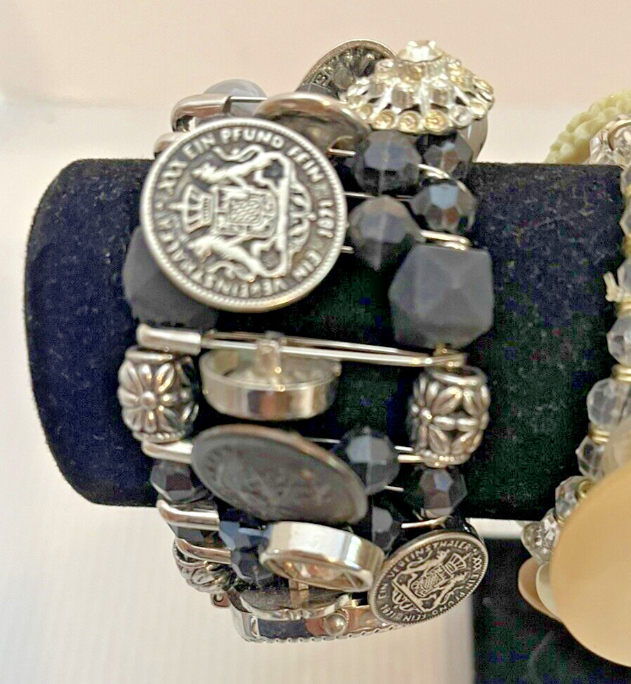 3pc Lot VINTAGE BUTTONS BRACELET MADE WITH ELASTIC & SAFETY PINS