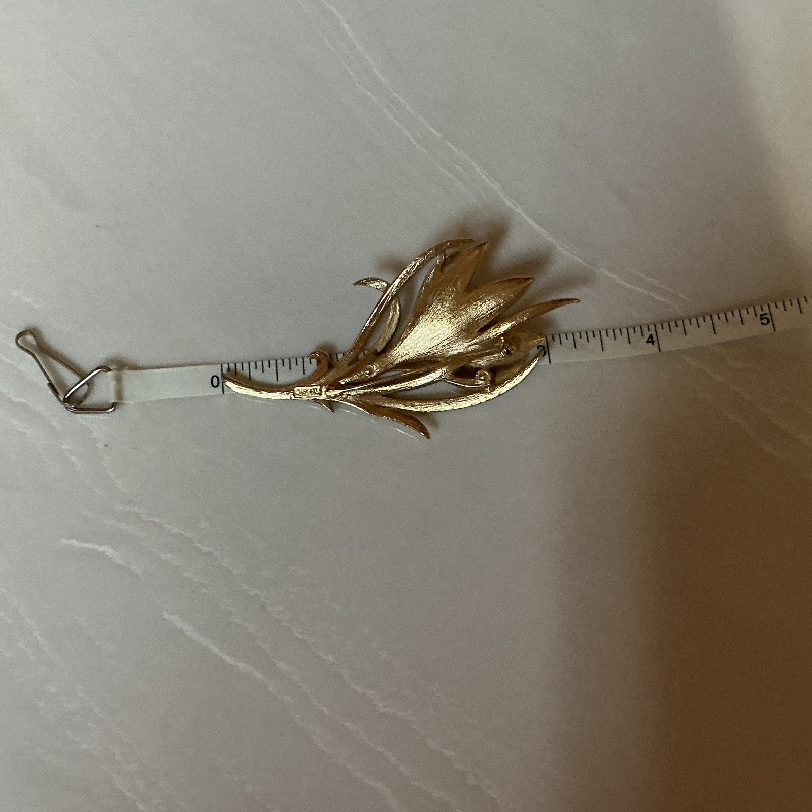 VTG TRIFARI 1950 Gold Tone Leaf Spray Brooch Pin 2” Metal Nature Flowers