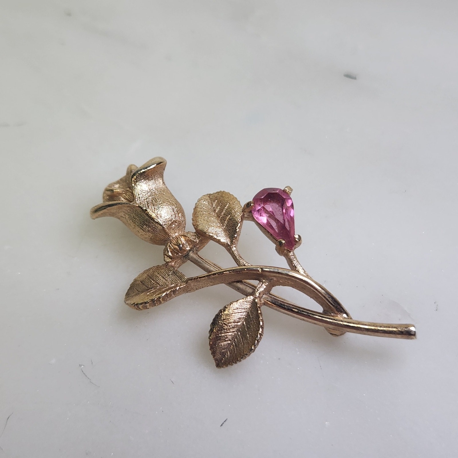 Vintage Avon Signed Gold Tone Rose Brooch Pink Rhinestone Flower Pin