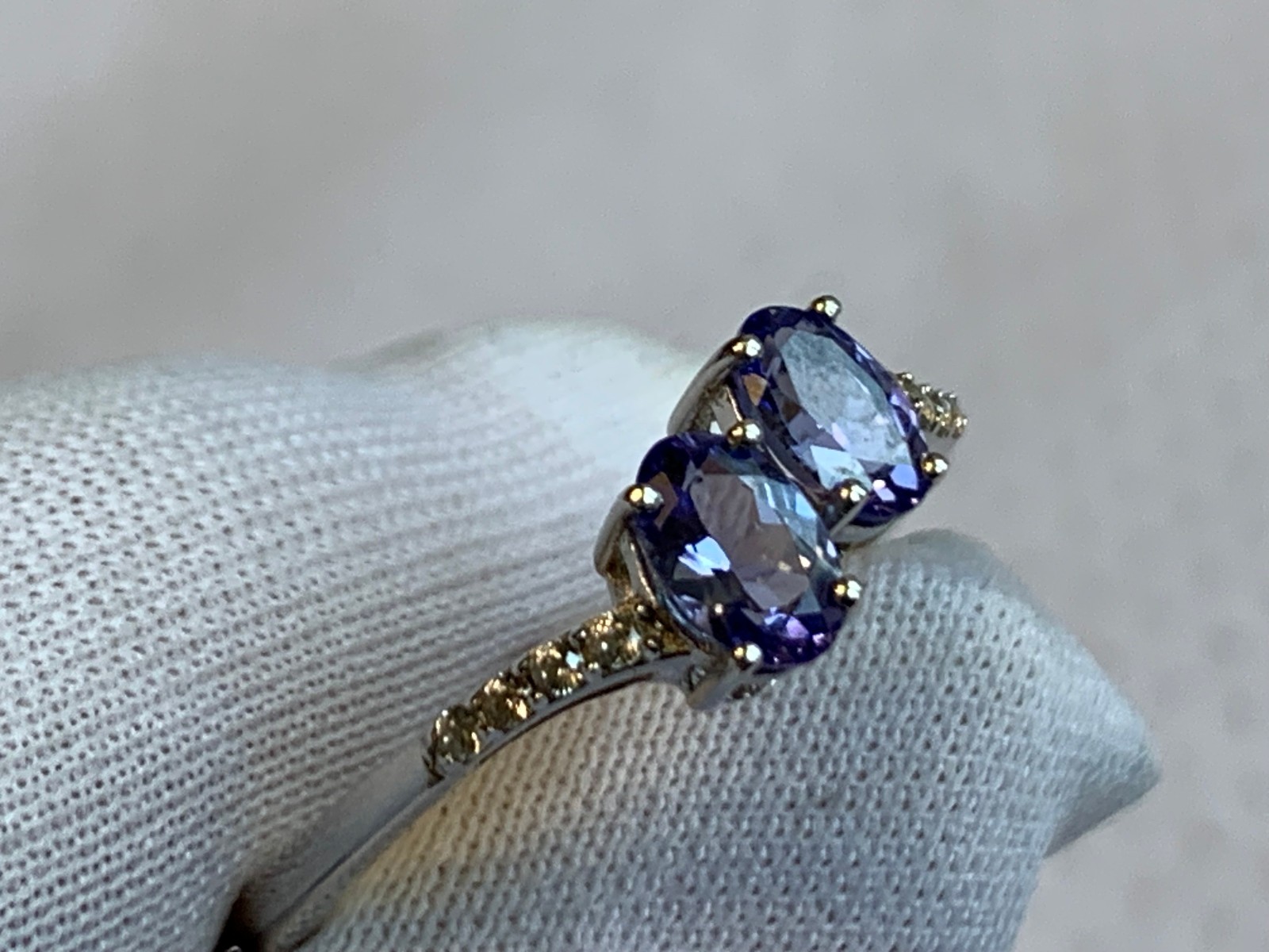 Sterling Silver Ring 2.18g Fine Jewelry Size 8 Band Tanzanite Look Stones *READ*