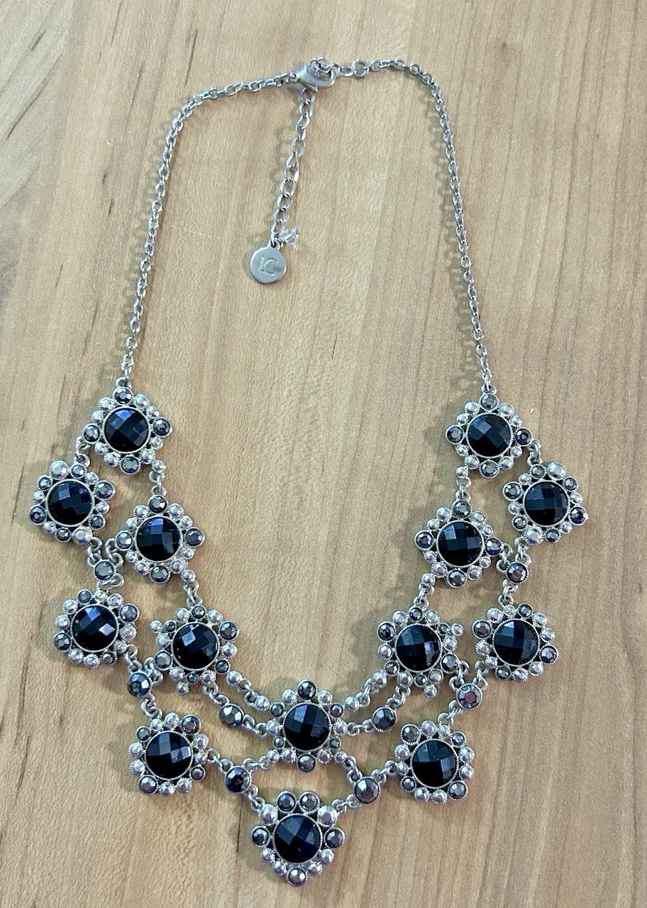 Liz Claiborne 18”-20.5″ Silvertone Bib Statement Necklace Black/Gray Rhinestones