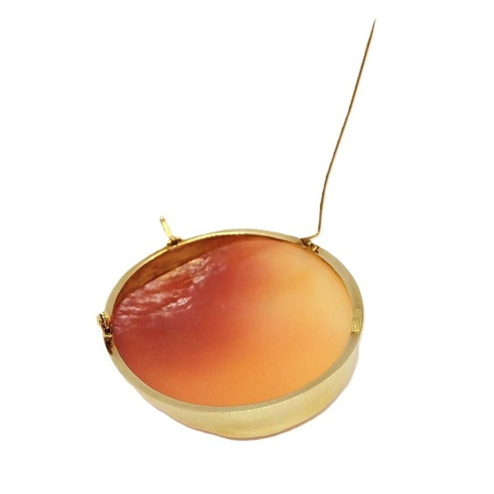 Pernice Cameo Top Brooch, 18K Gold, 13.8g 44.6 x 58.1 x 12.0mm