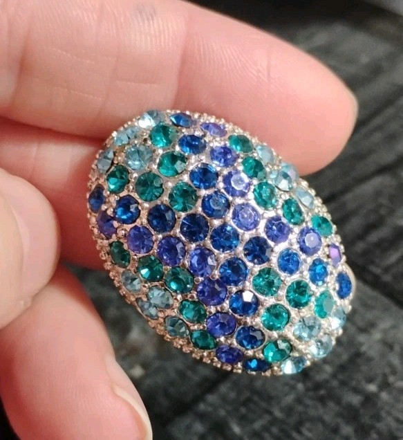 Sparkling SEA TONES! Sz 7 Stretch Large Blue Green/Blue Rhinestone Cocktail Ring