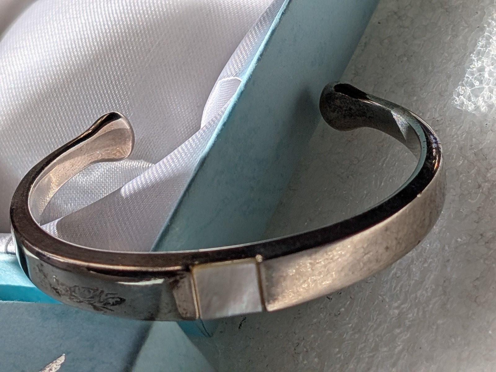 Vintage Silver Tone Solid Open SLIM Cuff Bracelet MOP centre 30g Dia 60x 45mm