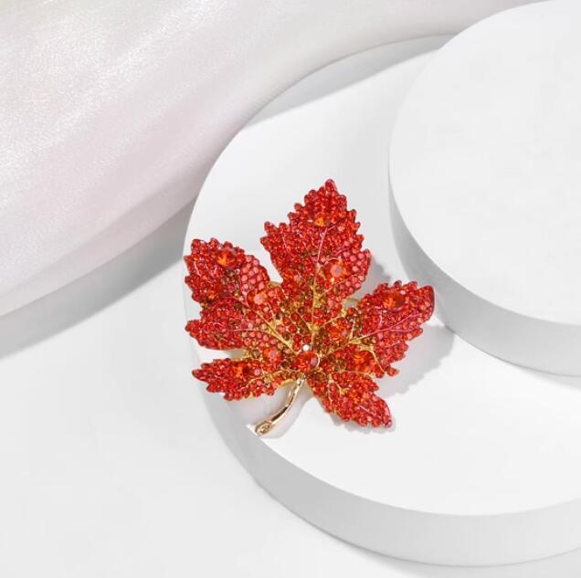 1/2/3/4xVintage Maple Leaf Crystal Corsage Brooch Pin Badge Lapel Women Jewelry