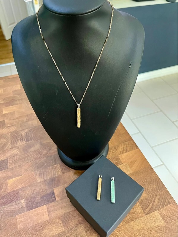 Crystal stick pendants, chain not included. 2 colours available