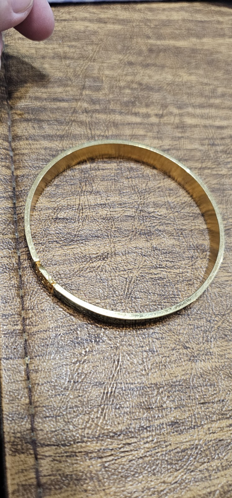 Victoria’s Secret VS Black Enamel Gold Tone Slip On Bangle Bracelet 8.5
