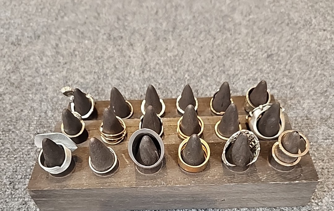 Jewelry 18 Rings Egyptian Adjusts Sized Gold Silver Tones See Description #181