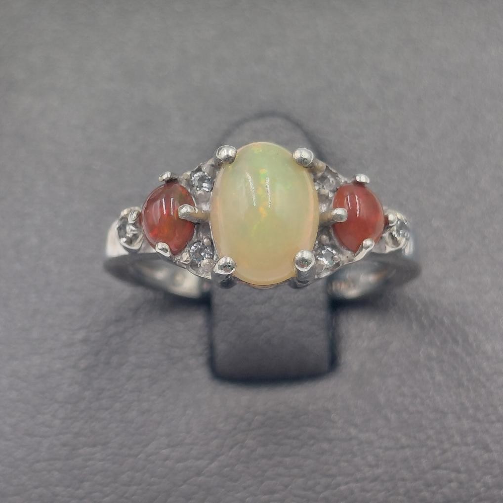 Synthetic Opal Lady’s Silver & Stone Ring 925 Silver 1.5dwt Size:6 (B06008830)