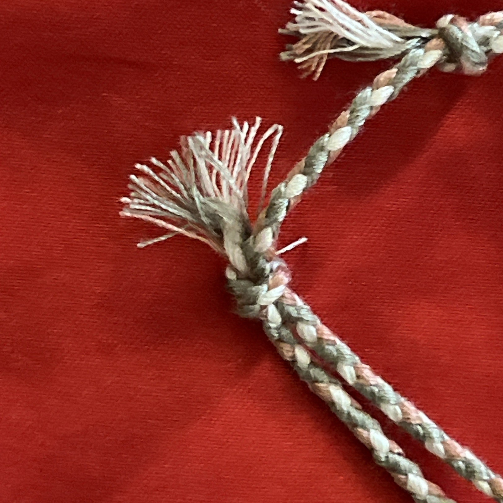NEW BOHO BRAIDED THREAD FRIENDSHIP BRACELET ADJUSTABLE GRAY ROSE WHITE NIP