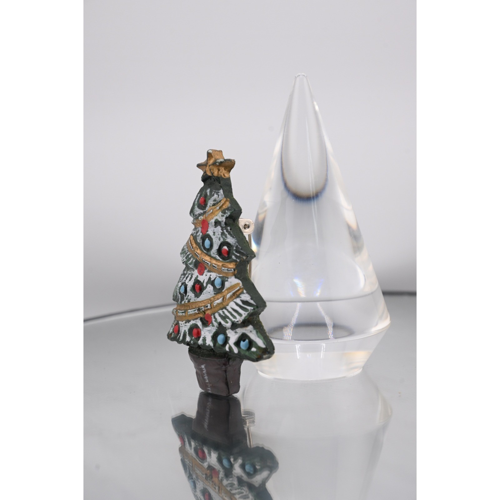Vintage Hand Painted Ceramic Christmas Tree Brooch.