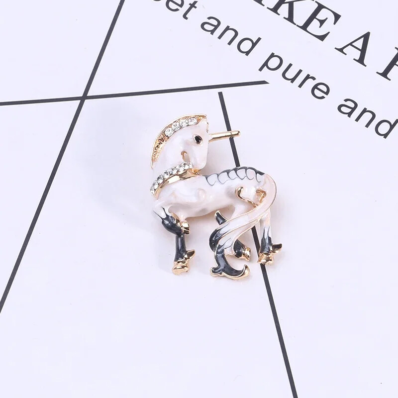 Rhinestone Unicorn Brooches Design Horse Pins Women Men Friend Gifts Hot Sale