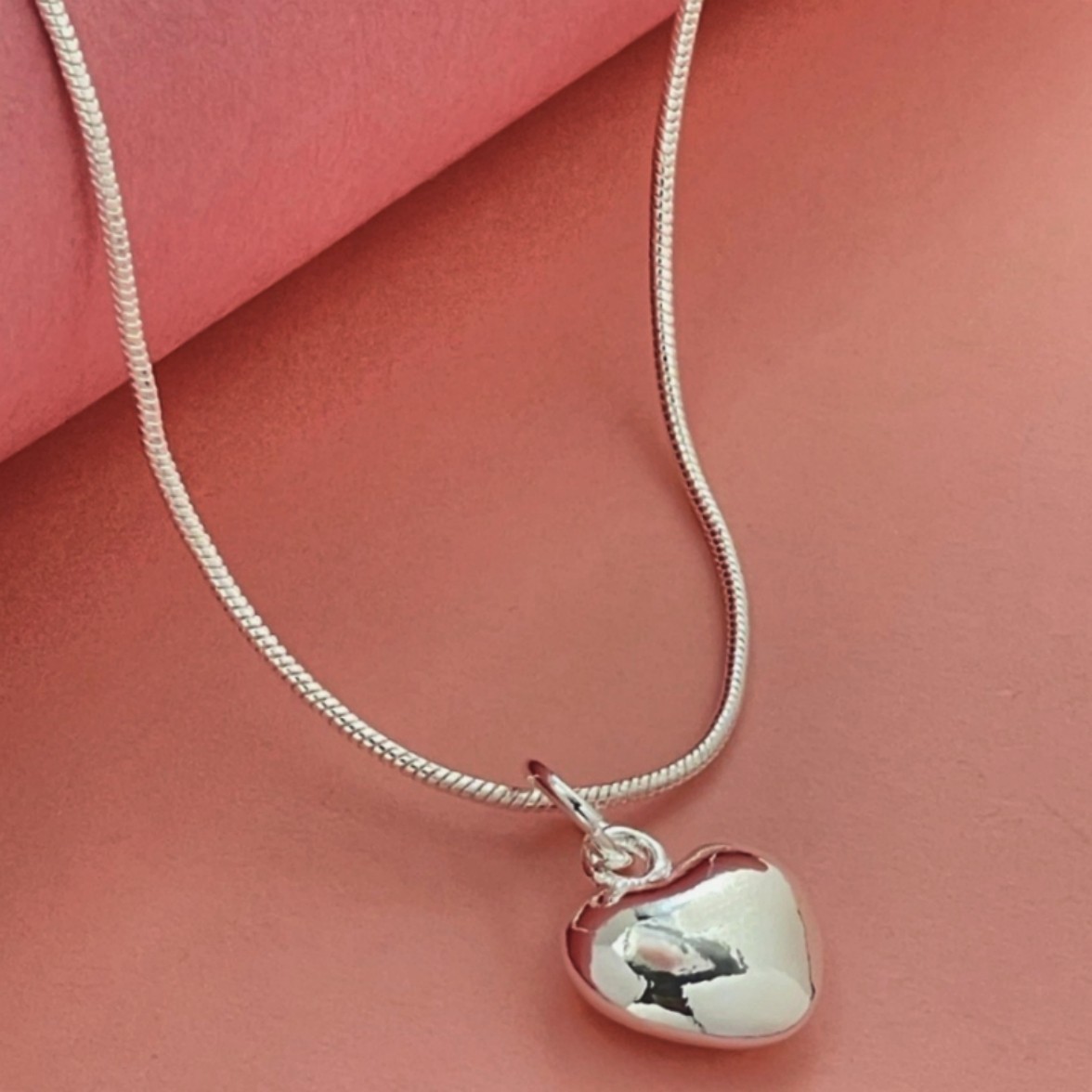 Elegant Silver Plated Mminimalist Heart Pendant Snake Chain Necklace L- 40cm