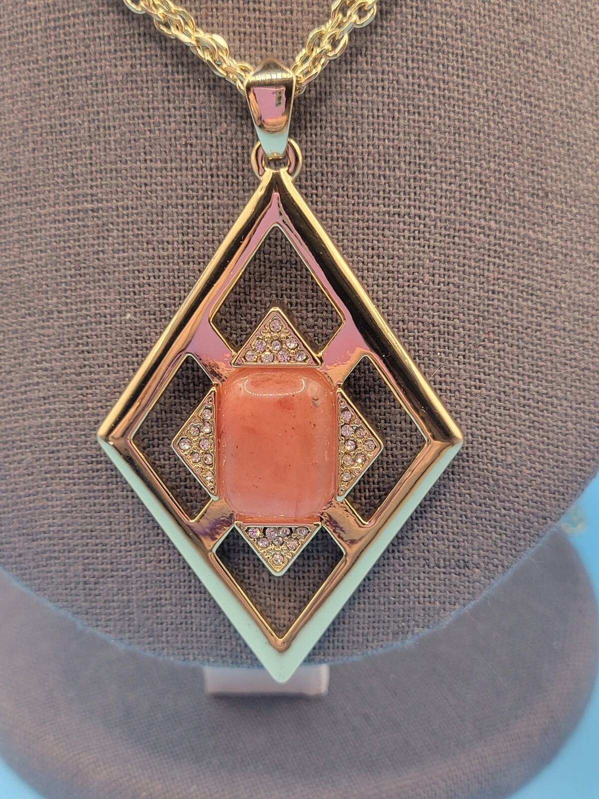 NWT White House Black Market Cutout Coral Color Stone Pendant 32″+ Necklace