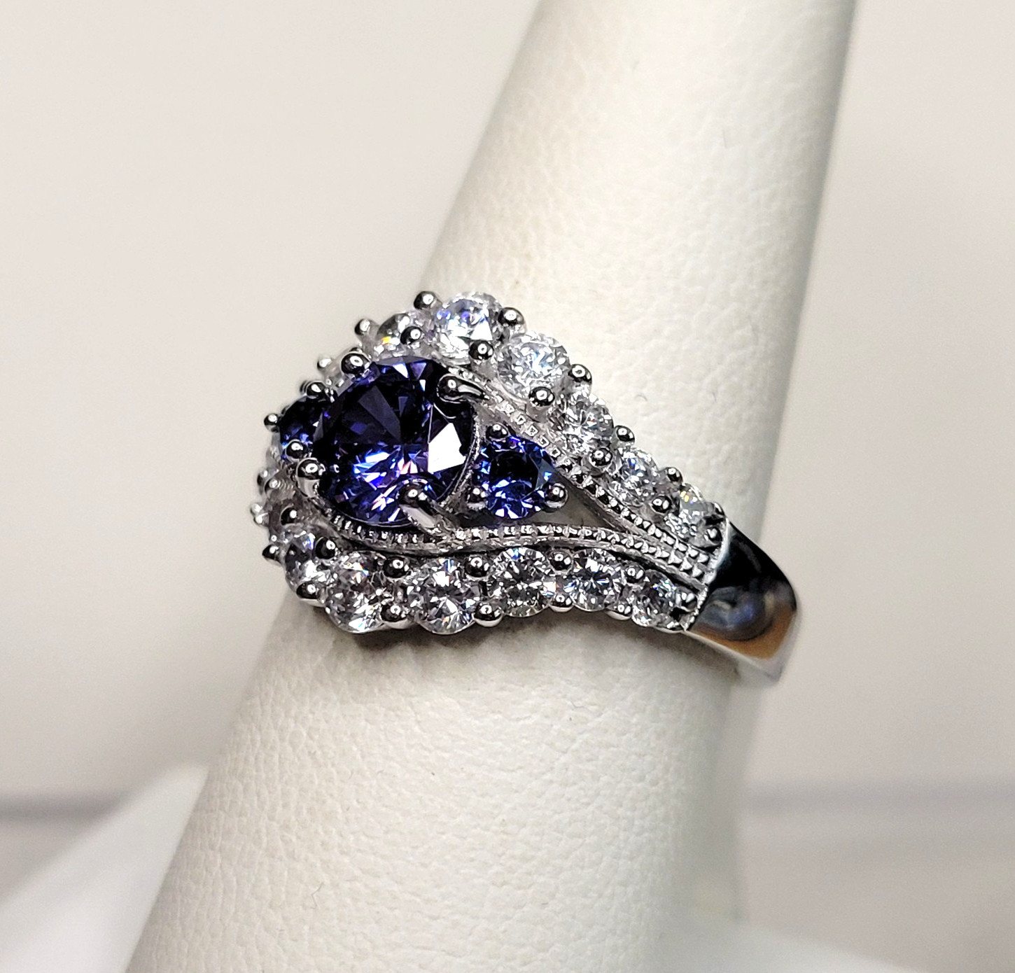 JTV Bella Luce BBJ-925 CZ Ring sz-8 Thailand Tanzanite sim 6g Sterling Silver