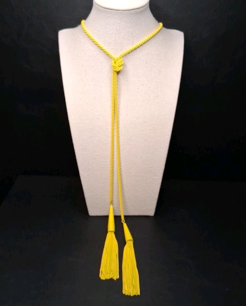 KENDRA SCOTT Yellow Phara Lariat Necklace Whit Tassel. 15.449