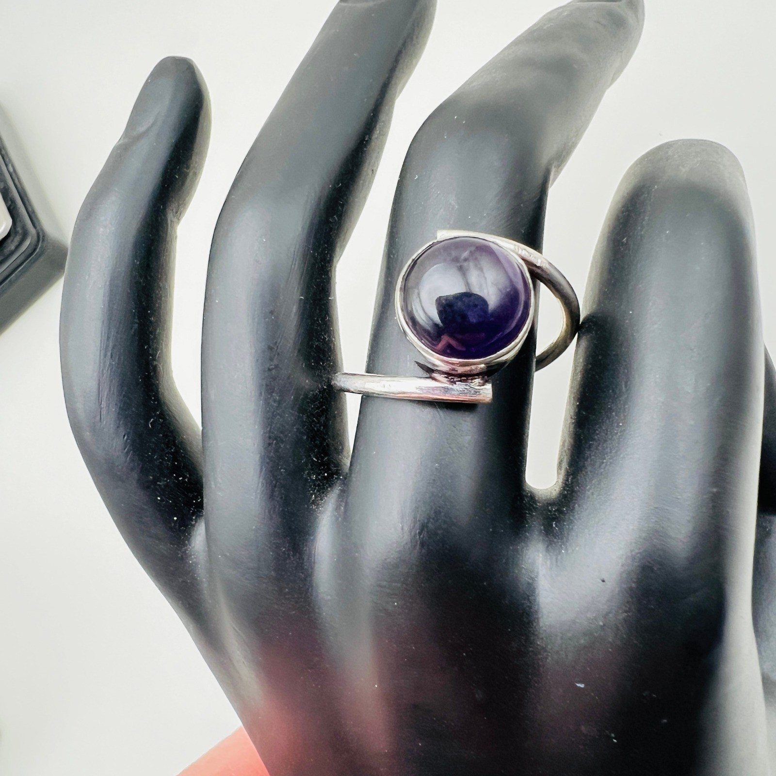 Silver Tone Ring Wrap Style Size 9 Round Purple Cabochon Statement Fashion