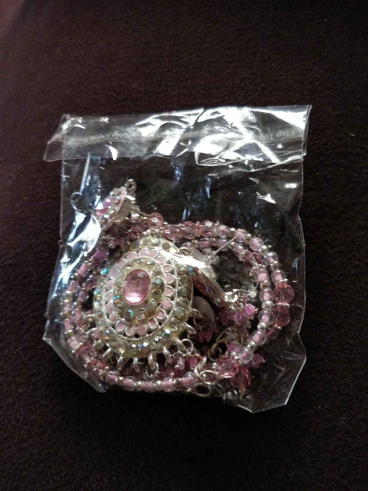 NECKLESS AND EARRING GIFT SET AS SEEN IN PICTURE