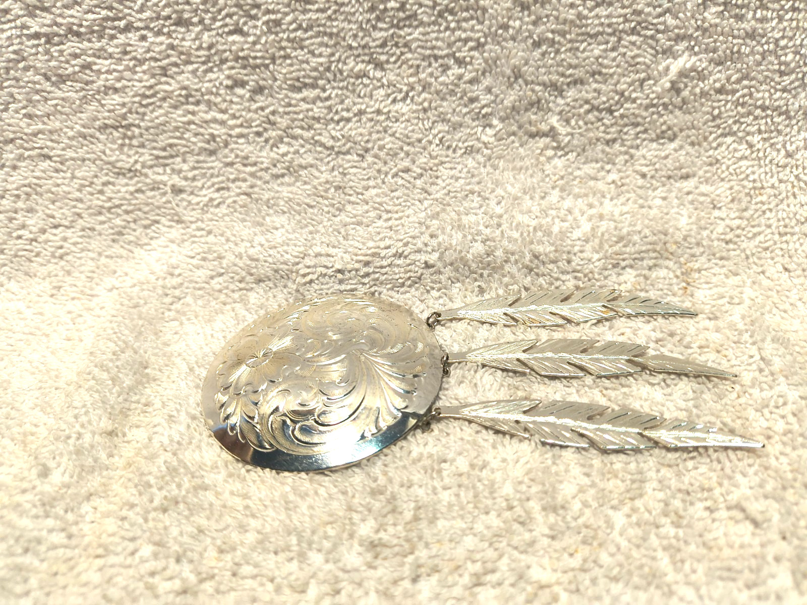 Montana Silversmiths Sterling Silver Plate Pin Broch Dangle Feathers Great Shape