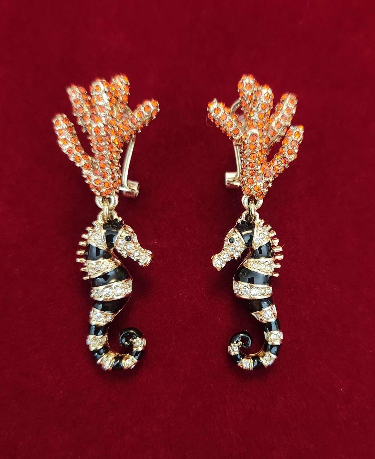 Heidi Daus Black And White Seahorse Earrings SIGNED
