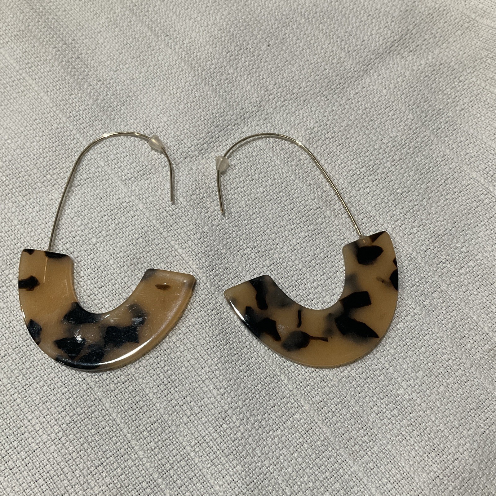 Beige Black Semi-Circle Resin Dangle Drop Earrings Pair No Stone Silver Hook
