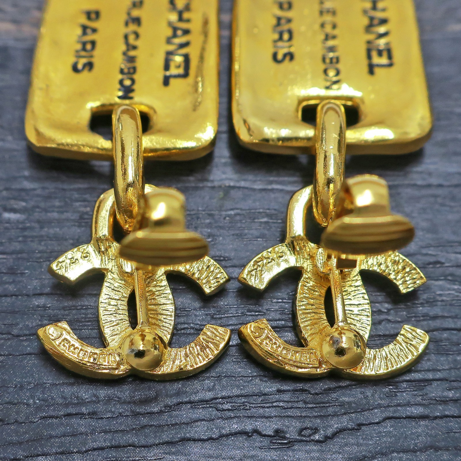 CHANEL Gold Plated CC Logoa Cambon Swing Vintage Clip Earrings #1281c Rise-on