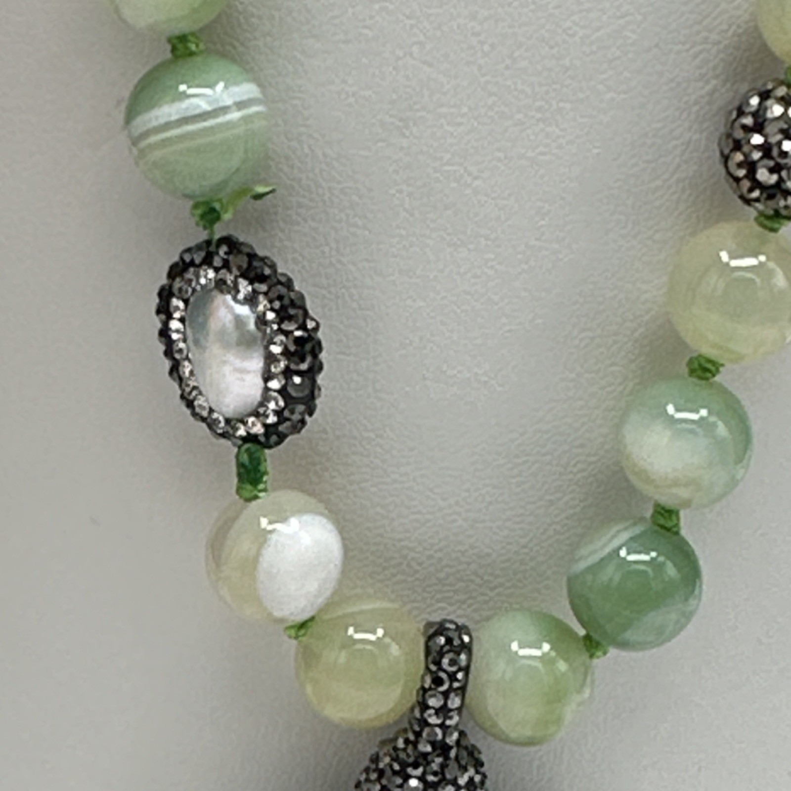 Green Agate Teardrop Pendant Beaded Necklace with Pearl Accents